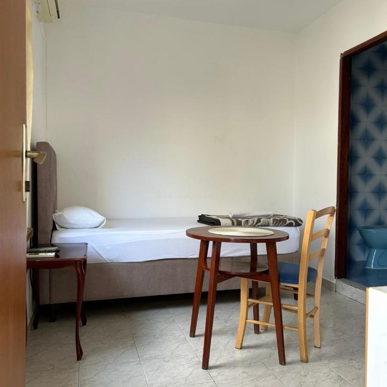 Apartments and Room MV - Single Room with Private Bathroom - 1