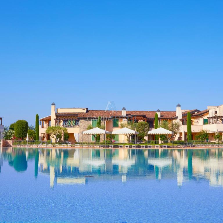 Resort Apartment - Borgo esclusivo con Piscine e Campi sportivi - Two-Bedroom Apartment with Pool View - 1