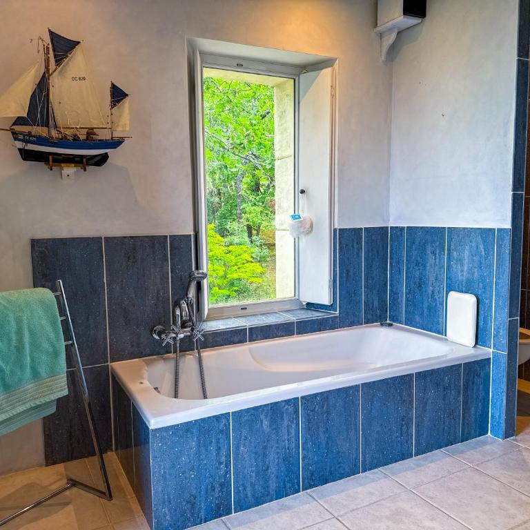 Mas à Gordes avec piscine et vue incroyable à 800 m du village - Villa Deluxe - 33