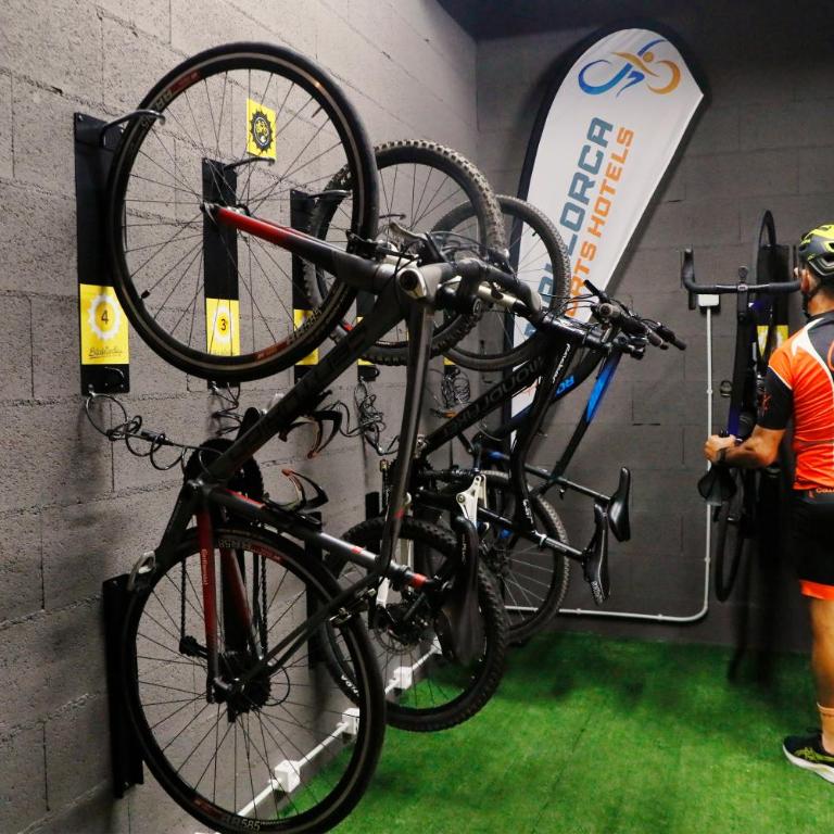 Llaut Boutique Hotel - Cyclist Room - 6