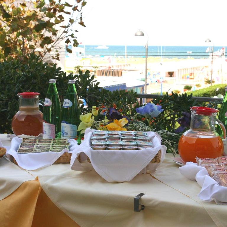 Hotel 2000 - Camera Matrimoniale con Vista Mare Parziale - 2