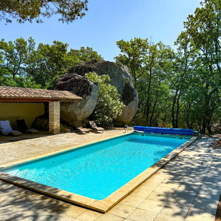Mas à Gordes avec piscine et vue incroyable à 800 m du village - Villa Deluxe - 1