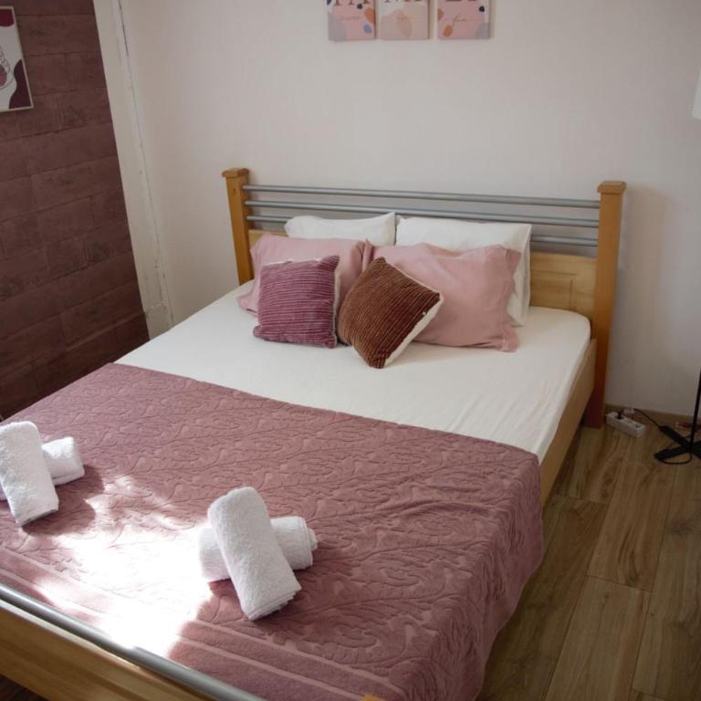 Olive cabin - Kuća maslina i mira u Đenovićima! - Two-Bedroom House - 1