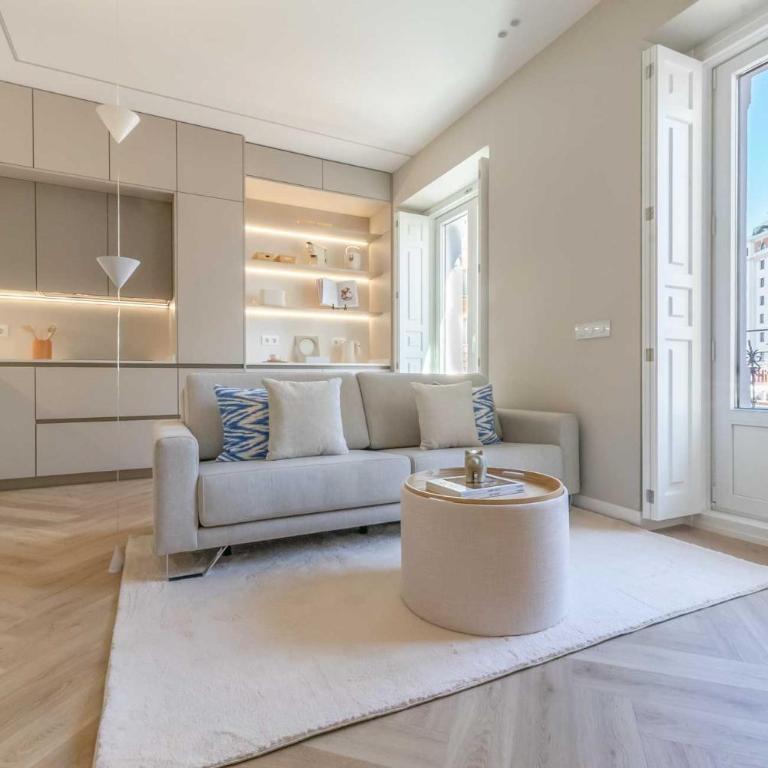 Moderno apartamento junto a Plaza España - Two-Bedroom Apartment - 11