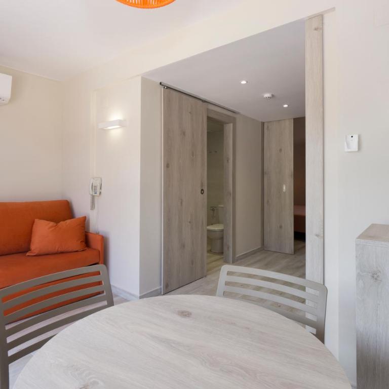 Medplaya Aparthotel Sant Eloi - Habitación Familiar - 8