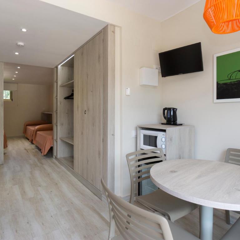Medplaya Aparthotel Sant Eloi - Habitación Familiar - 7
