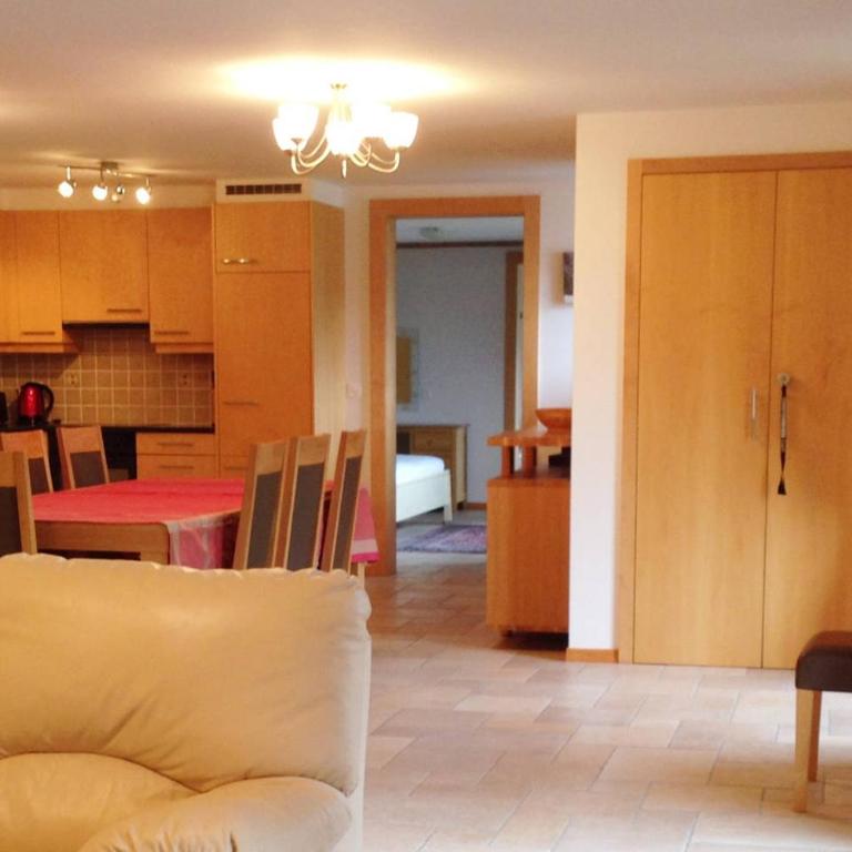 Great view Top floor spacious flat with Pool and Gym - Ferienhaus - 4