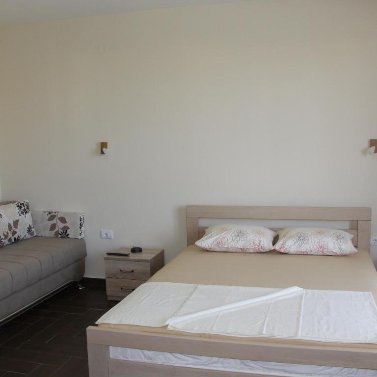 Apartments Family Ibrahimi - Četvorokrevetna Soba - 3