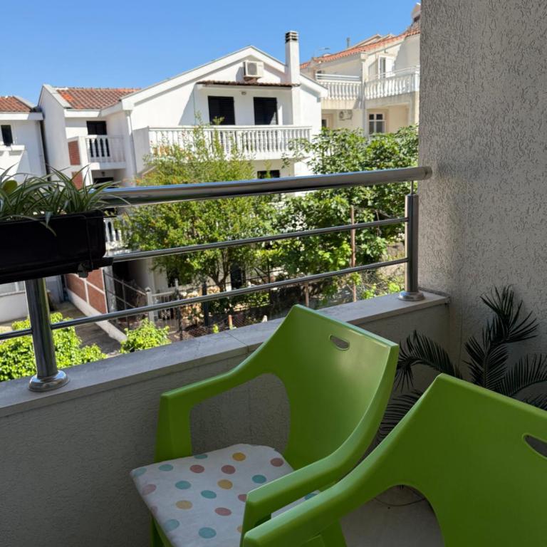 Cozy Apartment with Private Garage - Walk to City Center - Apartman sa 2 Spavaće Sobe - 11