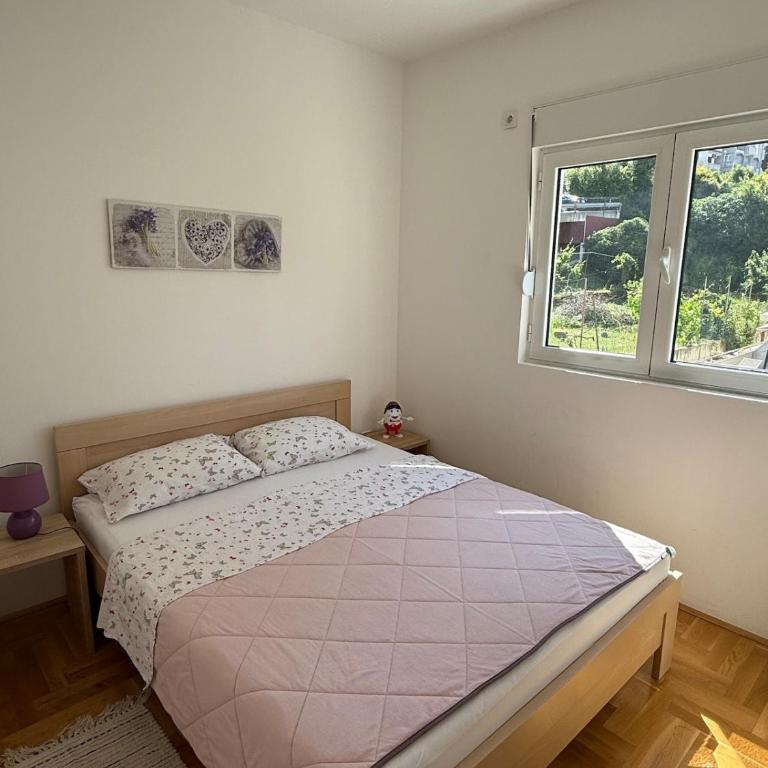 Cozy Apartment with Private Garage - Walk to City Center - Apartman sa 2 Spavaće Sobe - 5