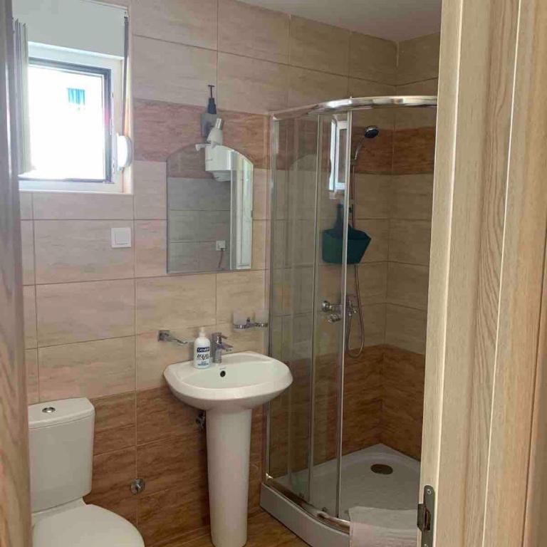 Cozy Apartment with Private Garage - Walk to City Center - Apartman sa 2 Spavaće Sobe - 21