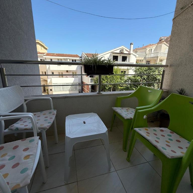 Cozy Apartment with Private Garage - Walk to City Center - Apartman sa 2 Spavaće Sobe - 22