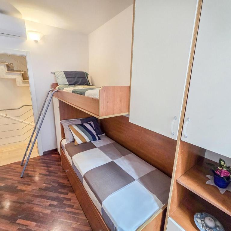 Palazzina Cieloterra in pieno centro - Appartamento con 2 Camere da Letto - 15
