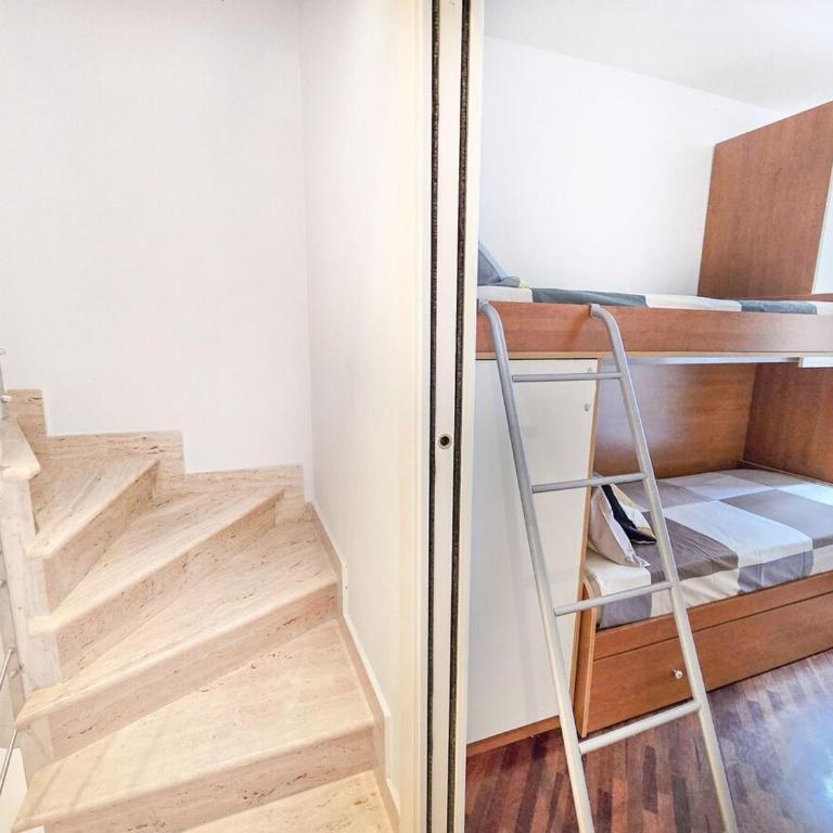 Palazzina Cieloterra in pieno centro - Appartamento con 2 Camere da Letto - 12