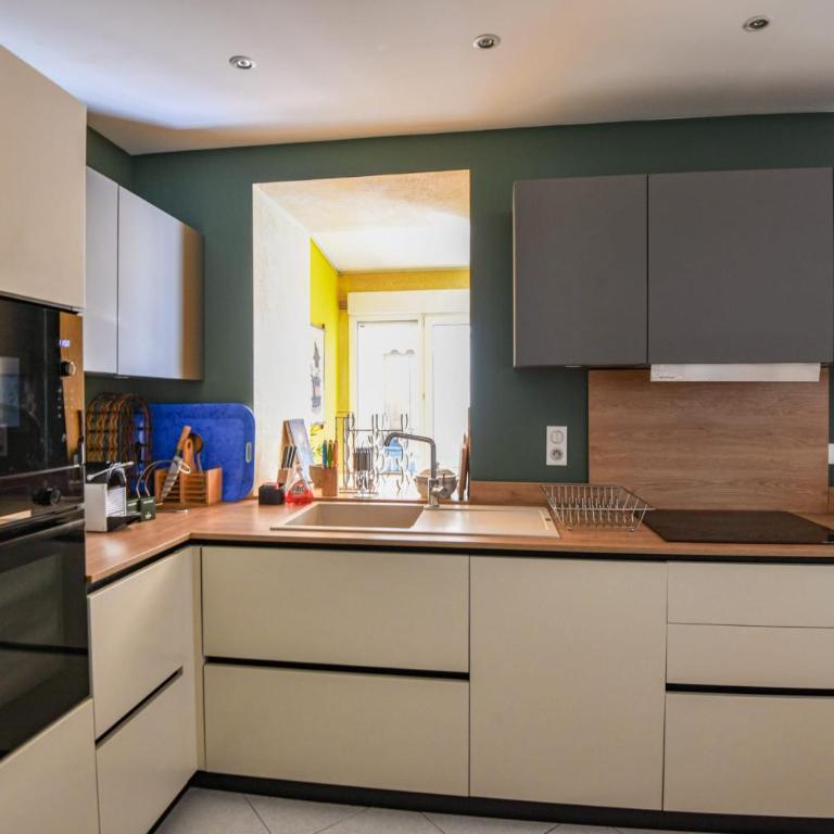 Appart atypique avec 1 ch avec terrasse à Bompard - Apartamento - 7