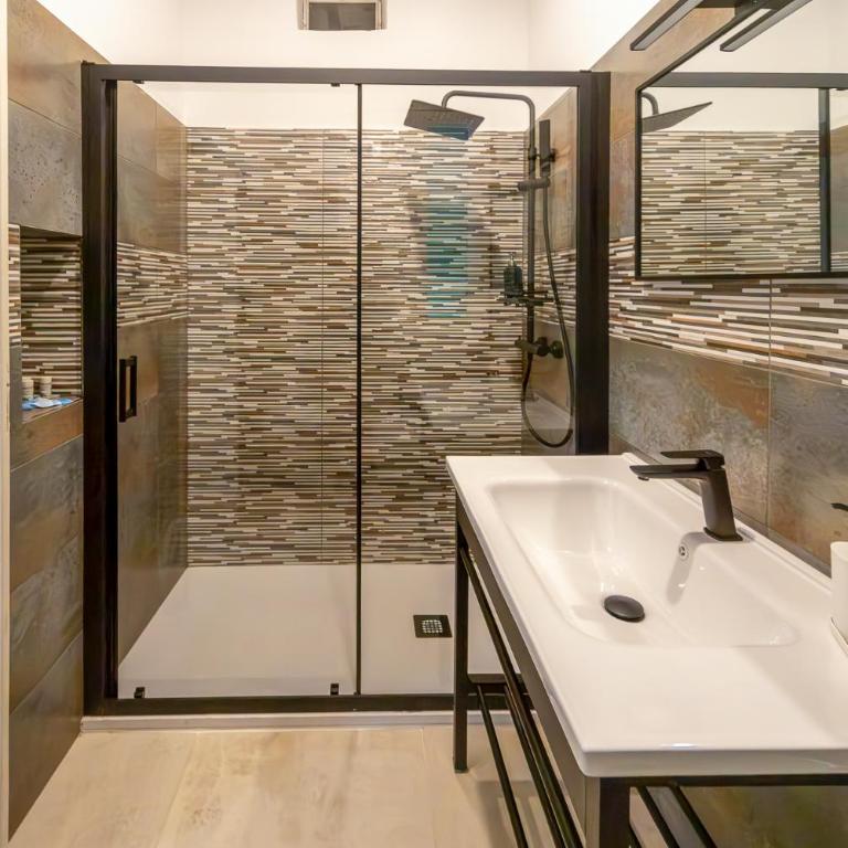 Domus Mea - Appartamento con 2 Camere da Letto - 52