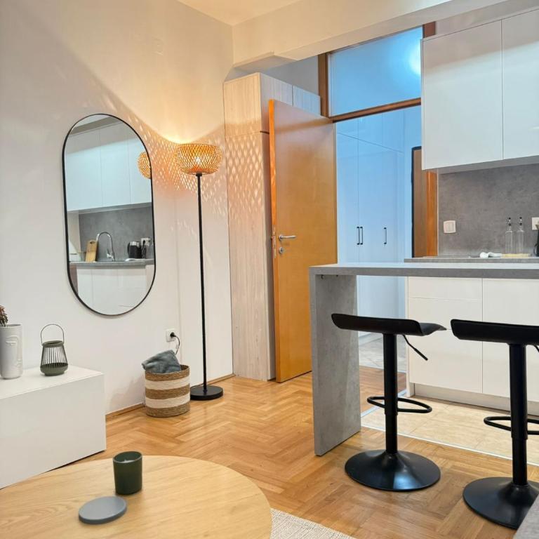 Bright and Modern Studio with Balcony - Studio Apartman - 4