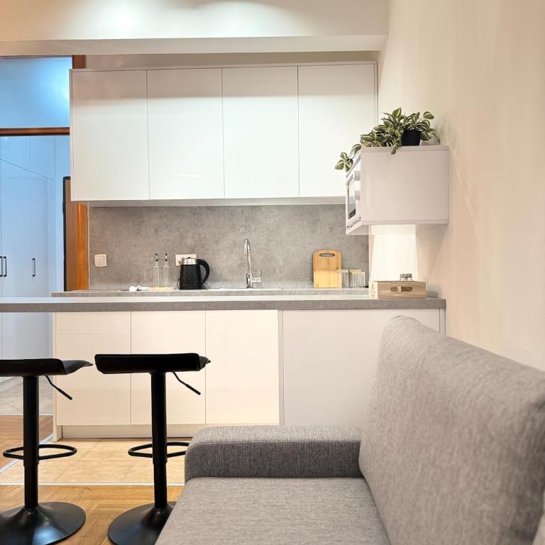 Bright and Modern Studio with Balcony - Studio Apartman - 8