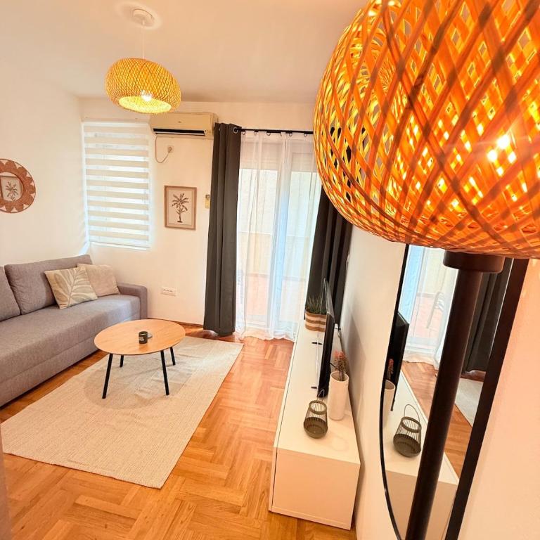 Bright and Modern Studio with Balcony - Studio Apartman - 1