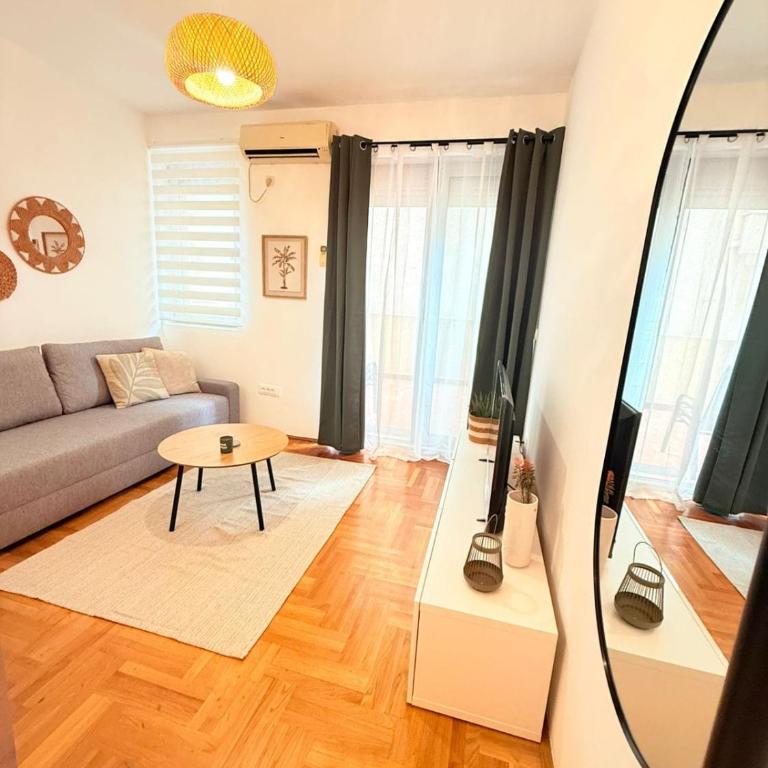 Bright and Modern Studio with Balcony - Studio Apartman - 14
