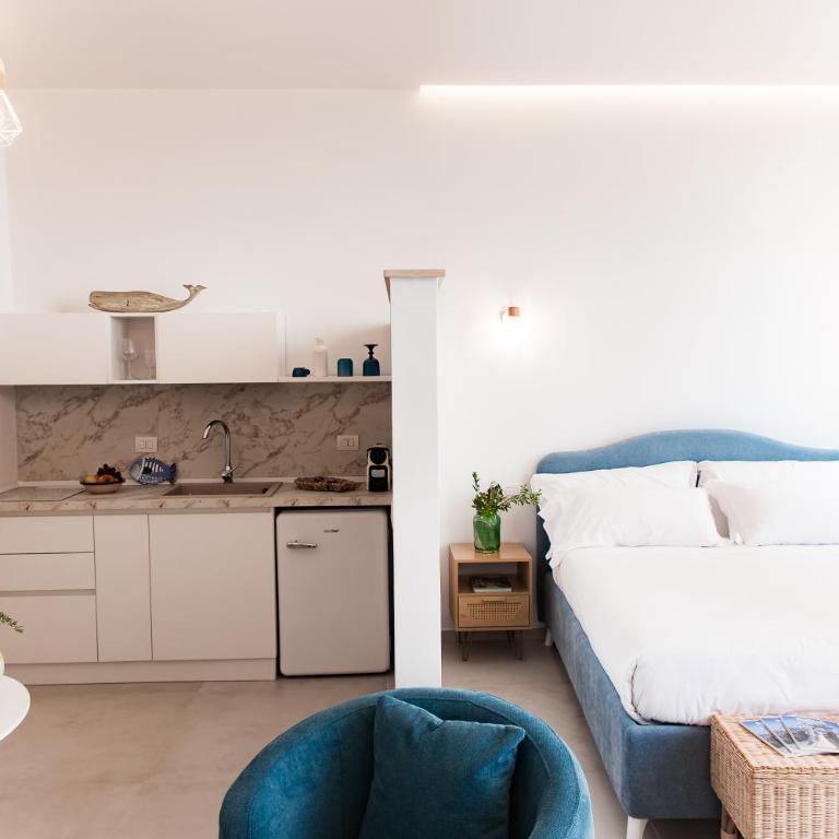 Acquamarina Suites by MONHOLIDAY - Camera Matrimoniale con Vista Mare - 4