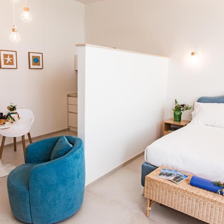 Acquamarina Suites by MONHOLIDAY - Camera Matrimoniale con Vista Mare - 3