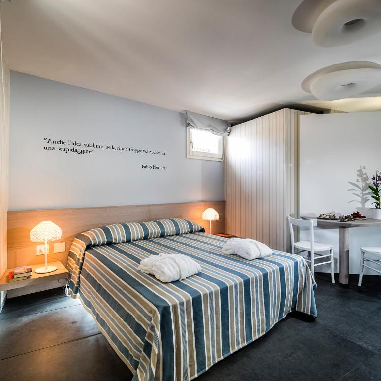 Duomo Suites & Spa - Classic Room - 8