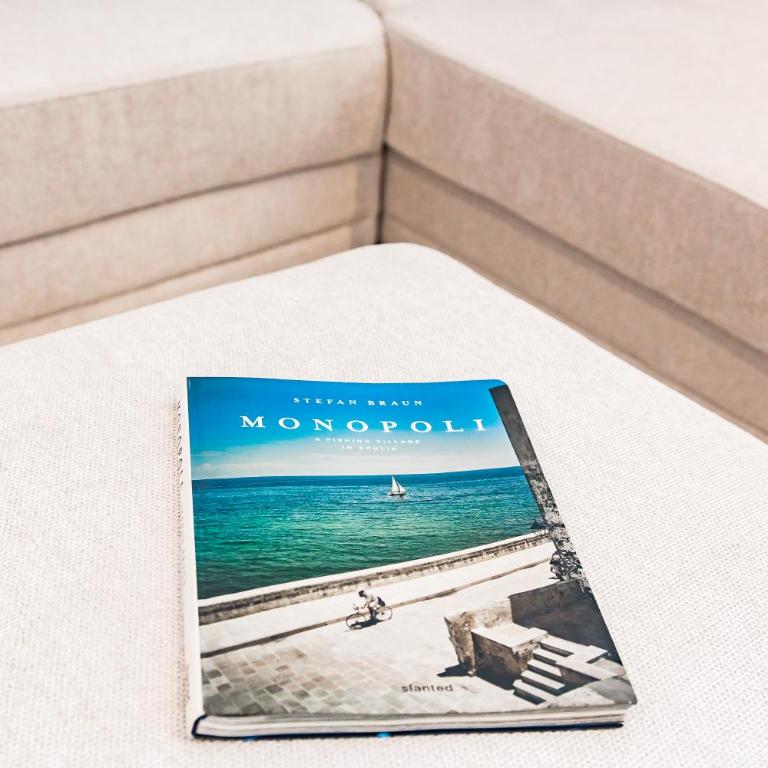 Acquamarina Suites by MONHOLIDAY - Camera Queen con Vista Mare - 2