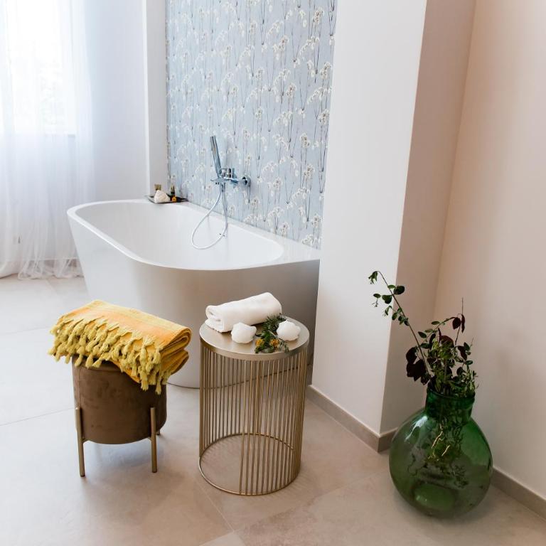 Acquamarina Suites by MONHOLIDAY - Camera Queen con Vista Mare - 25