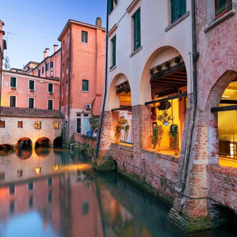 'Suite San Nicolò' -Treviso Historic Center with Parking Space - 10 min walking to Train Station - Apartamento de 2 dormitorios - 46
