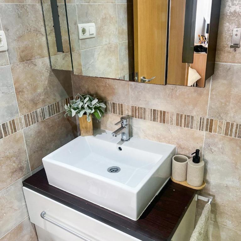 Rojo Amanecer - Apartamento de 2 dormitorios con balcón y vistas al mar - 25