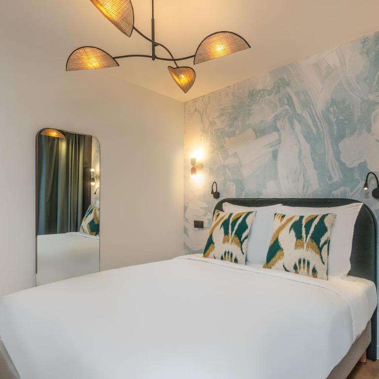 Montmartre Paris Suite - Two-Bedroom Apartment - 11
