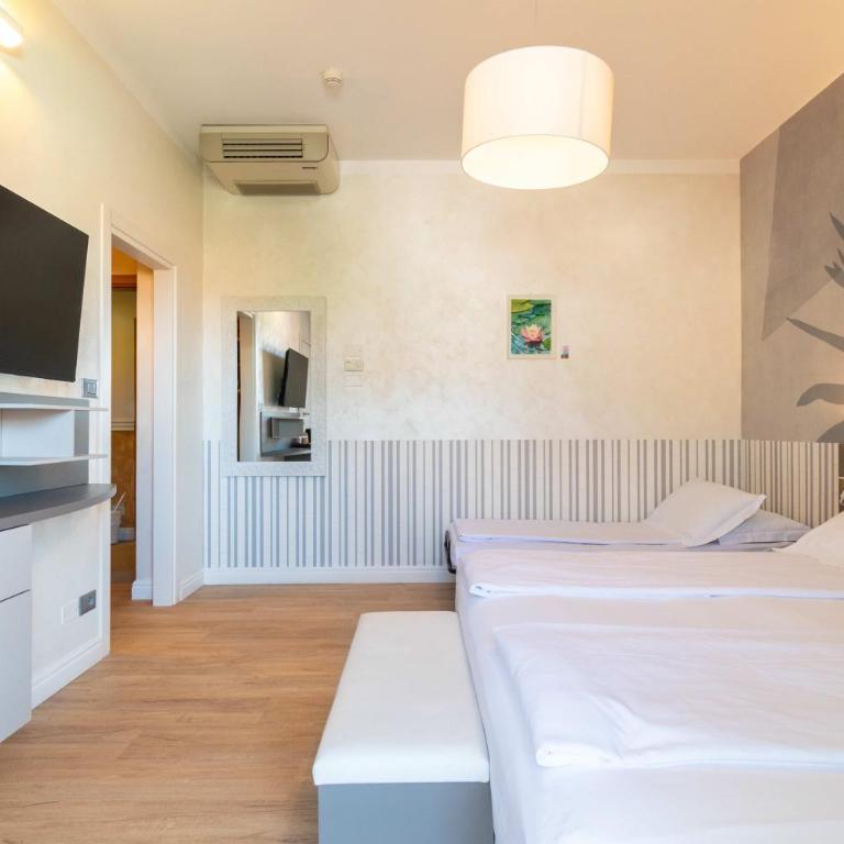 Grand Hotel Esplanada - Double Room with Extra Bed - 8