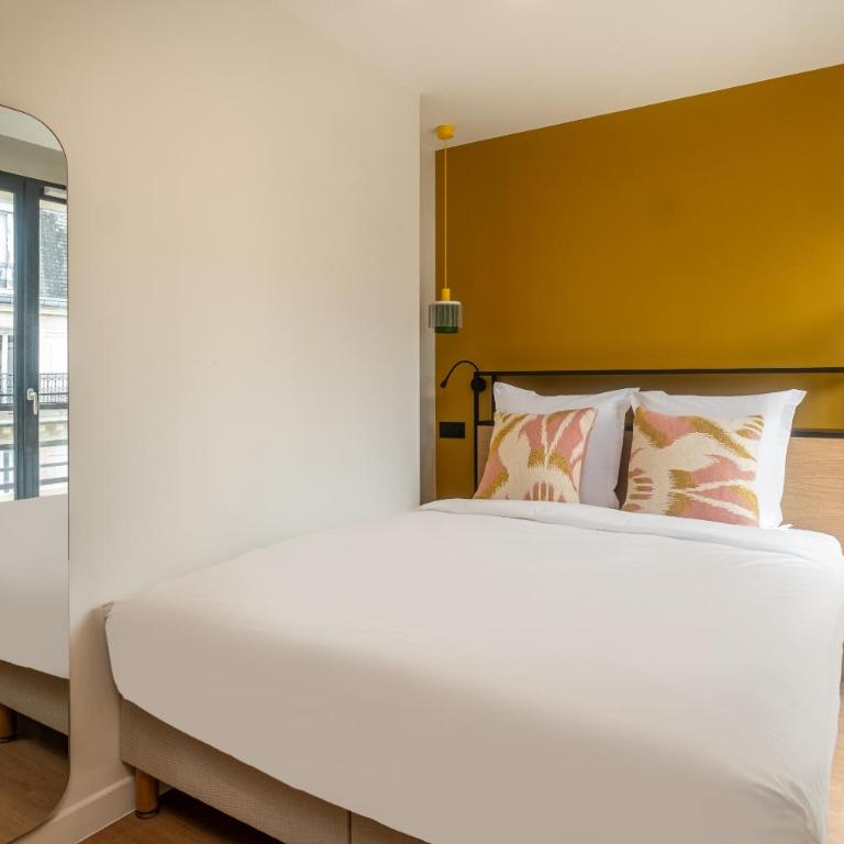 Montmartre Paris Suite - Two-Bedroom Apartment - 14