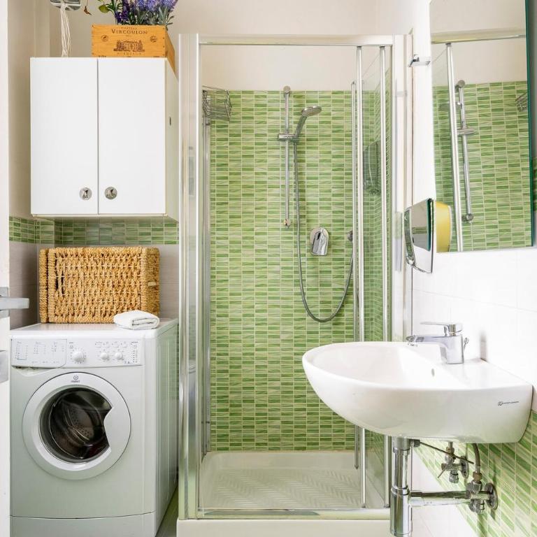 Florence Station Guesthouse - Camera Matrimoniale/Doppia con Letti Singoli con Bagno in Comune - 8