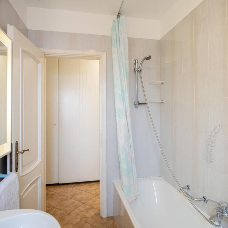 GuestHost - Bordighera Terrace APT with Parking & Shared Pool - Appartamento con 1 Camera da Letto e Terrazza - 20