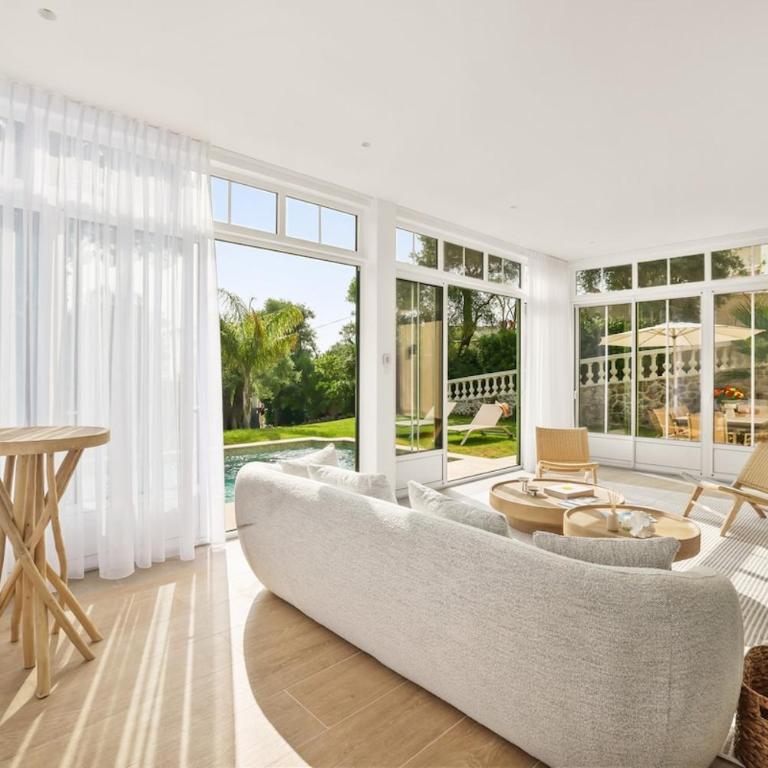 Central Luxurious Property - Villa with Private Pool - 7