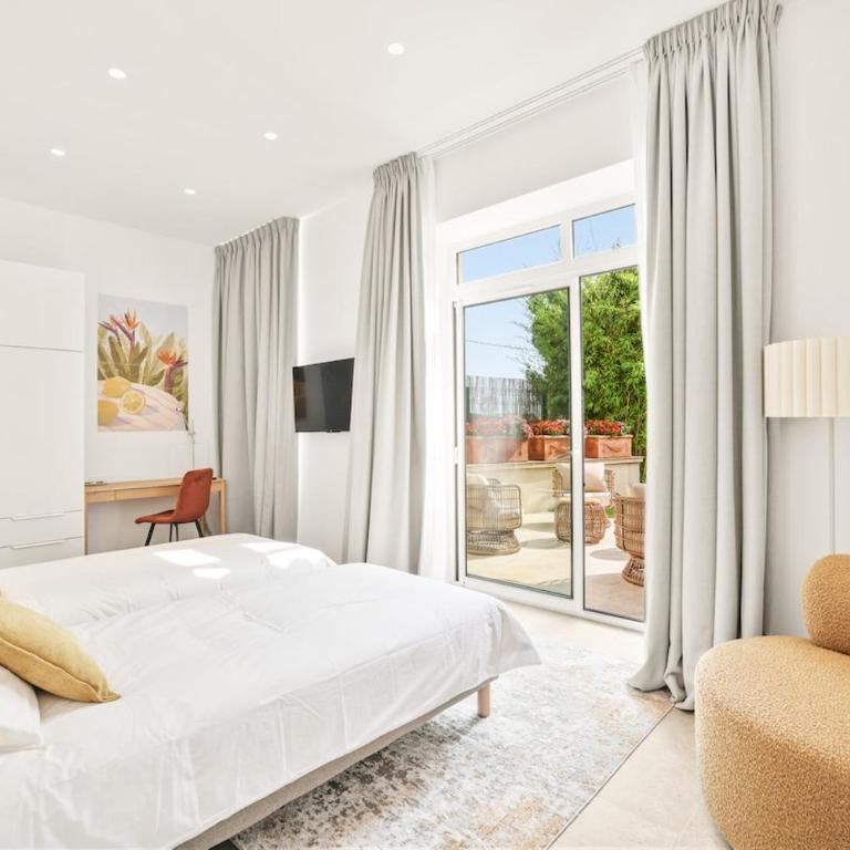 Central Luxurious Property - Villa with Private Pool - 45