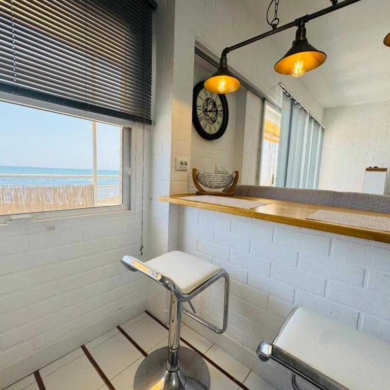 Beachfront apartment - La Mata - Two-Bedroom Apartment - 12