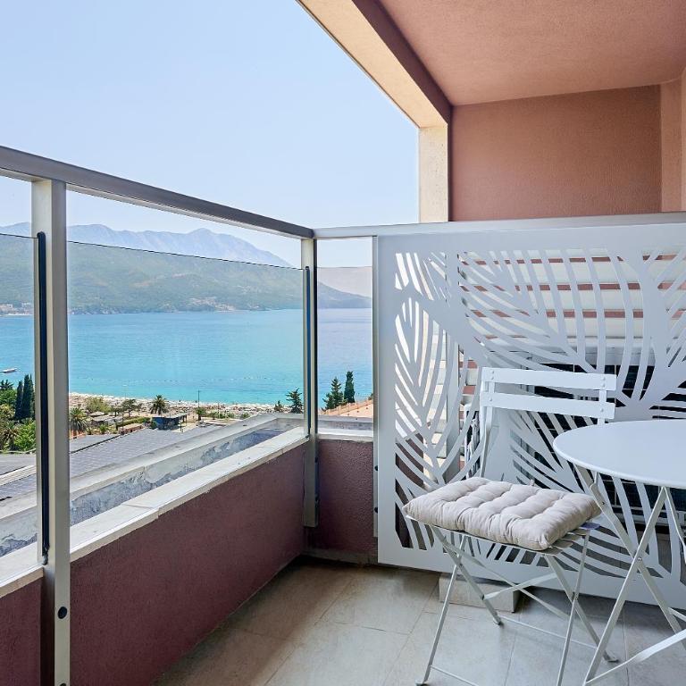 Vista Mare Apartments - One-Bedroom Apartment - 1