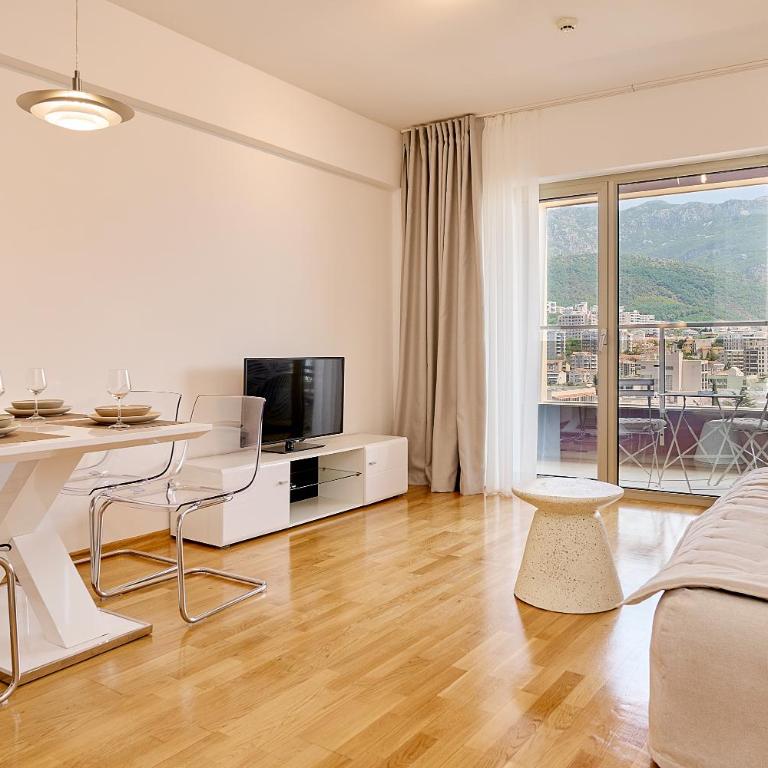 Vista Mare Apartments - One-Bedroom Apartment - 10