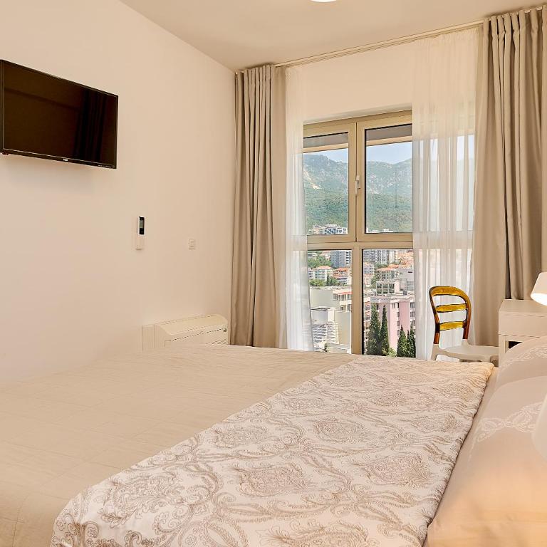Vista Mare Apartments - One-Bedroom Apartment - 13