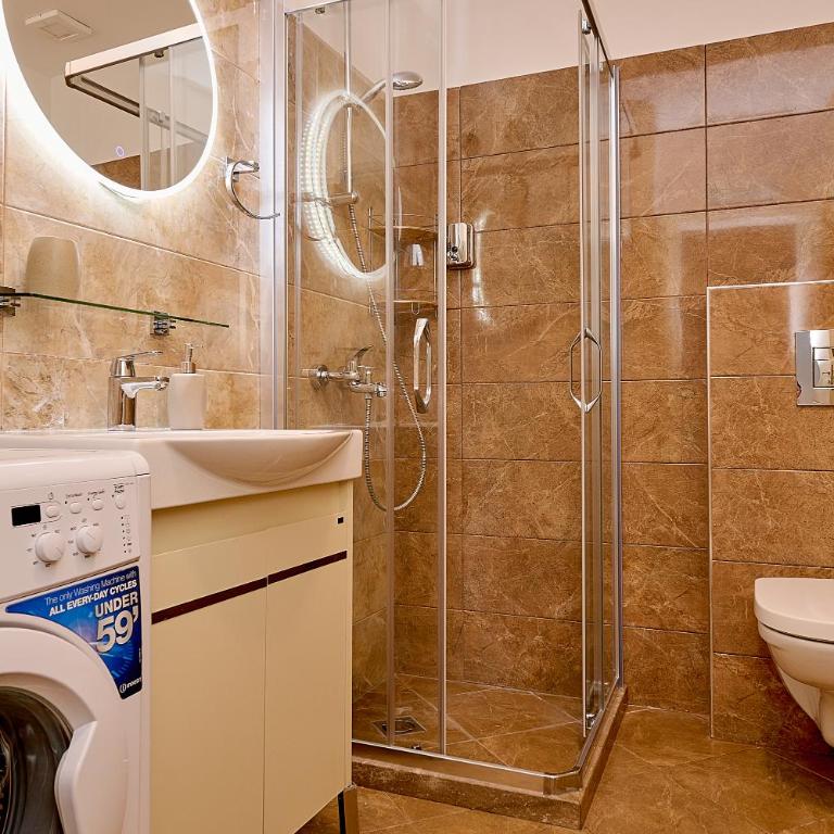 Vista Mare Apartments - One-Bedroom Apartment - 14