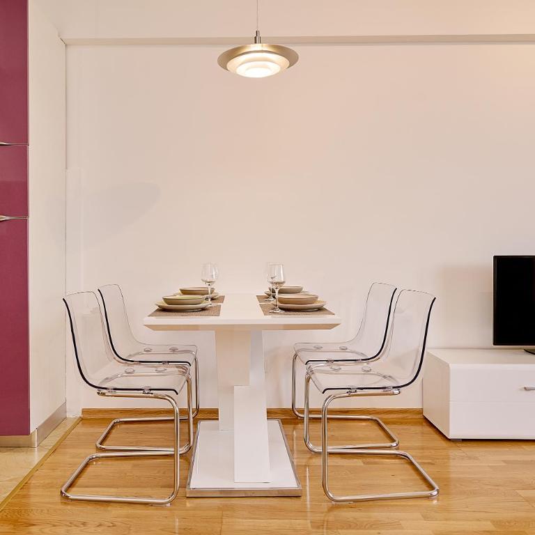 Vista Mare Apartments - One-Bedroom Apartment - 19