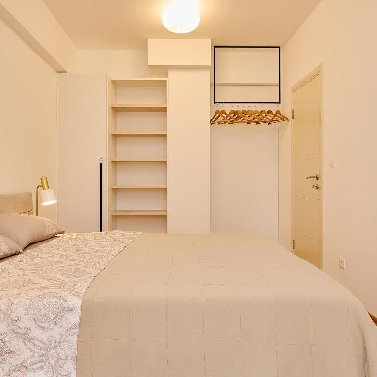 Vista Mare Apartments - One-Bedroom Apartment - 22