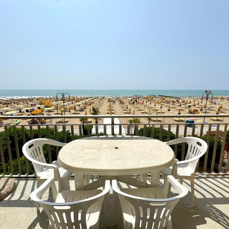 Villa Fronte Mare - Carraro Immobiliare - Family Apartments - Appartamento con 2 Camere da Letto - 9