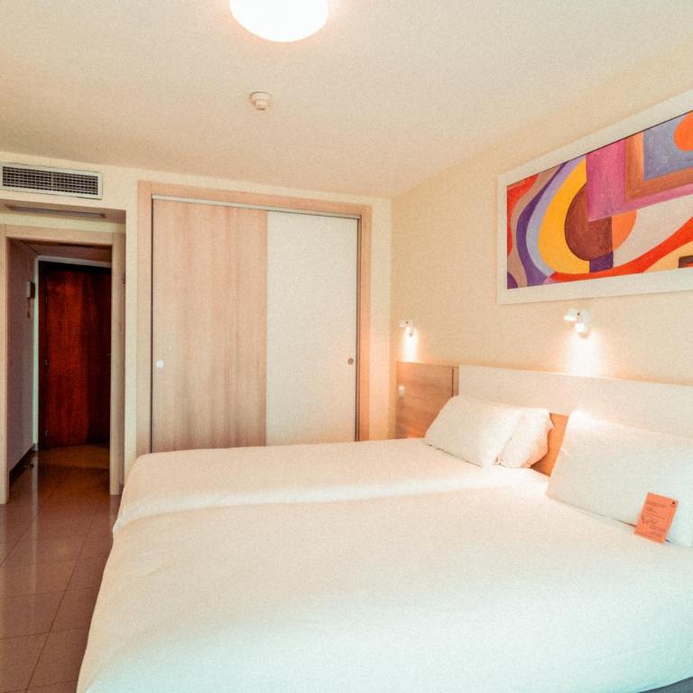 Marina Resort Benidorm - The Original Benidorm Vibe - Habitación Económica - 1 o 2 camas (2 adultos) - 1