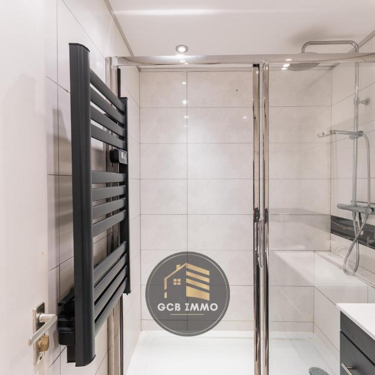 Le Cocon - 4 personnes et Parking Privé Gratuit - Studio avec Balcon - 8