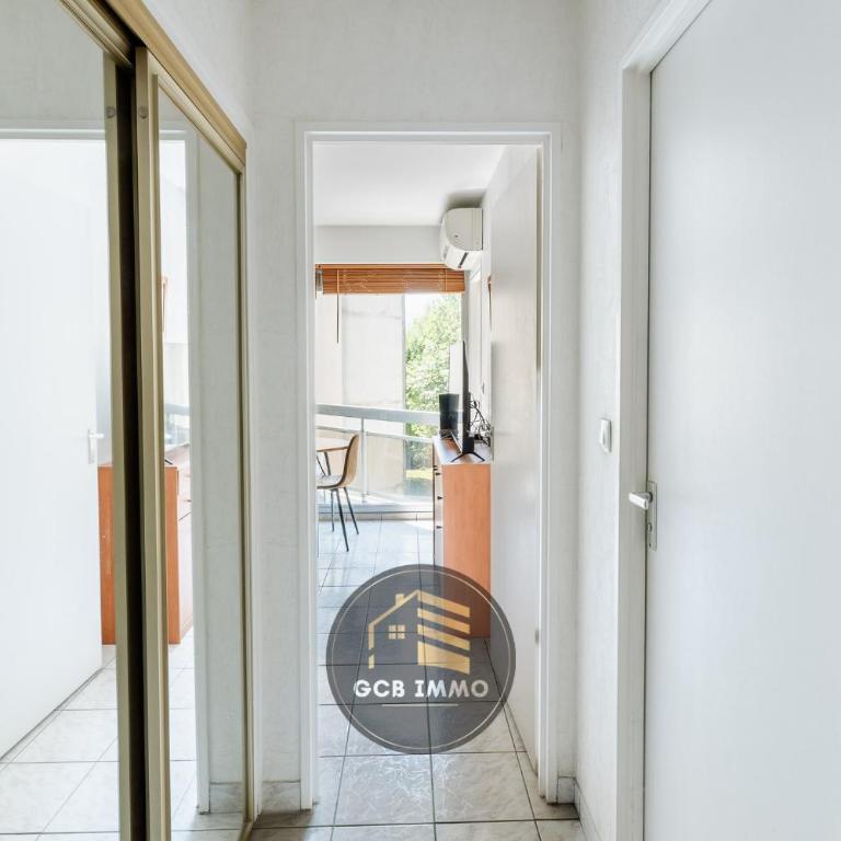 Le Cocon - 4 personnes et Parking Privé Gratuit - Studio avec Balcon - 6