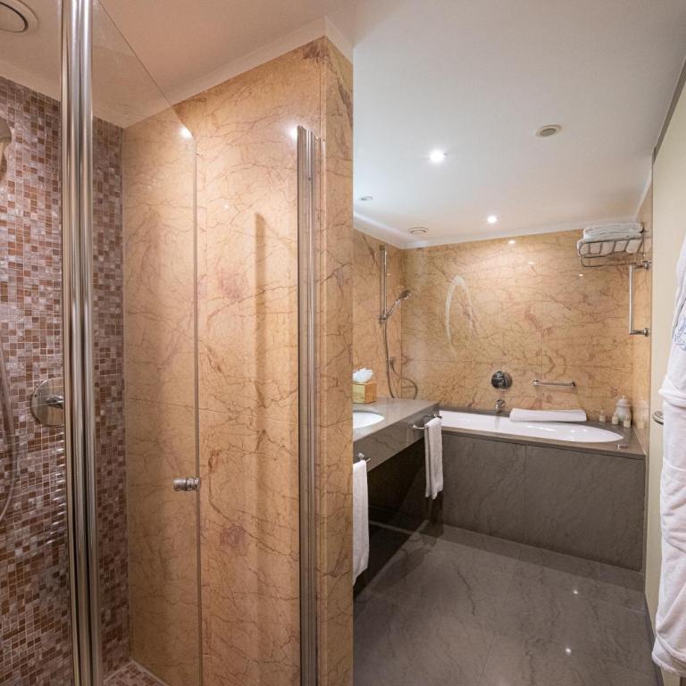Port Palace - Suite Junior - Vue Port - 5